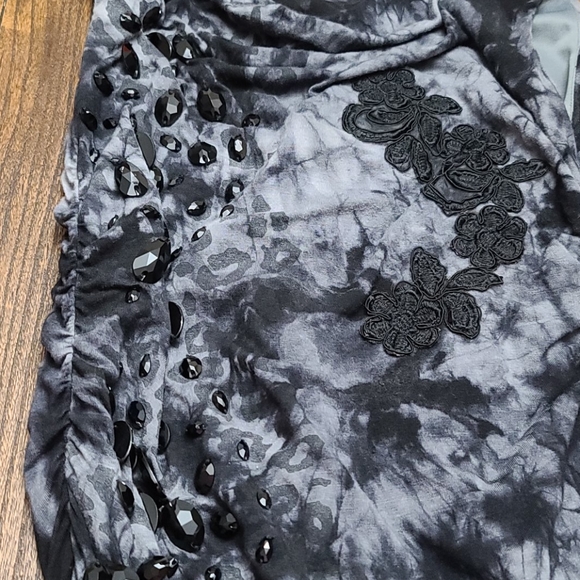 Dress - Picture 2 of 6